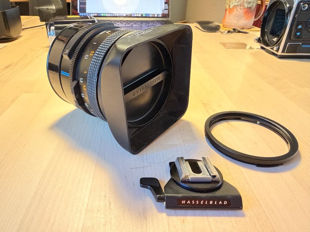 【希少未改造】Hasselblad 203FE+80mm FE+E12CCセット