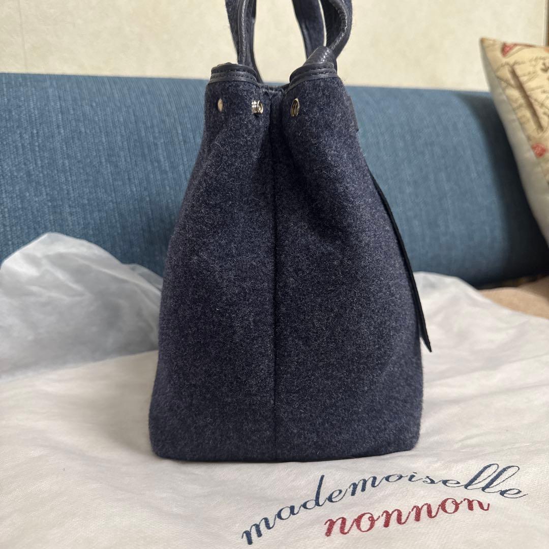 【新品・未使用】マドモアゼルノンノン　イタリア製秋冬ツーウェイバッグ　ネイビー
