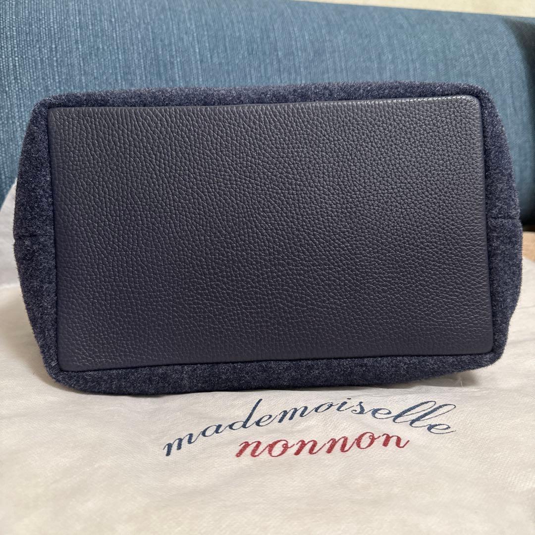 【新品・未使用】マドモアゼルノンノン　イタリア製秋冬ツーウェイバッグ　ネイビー