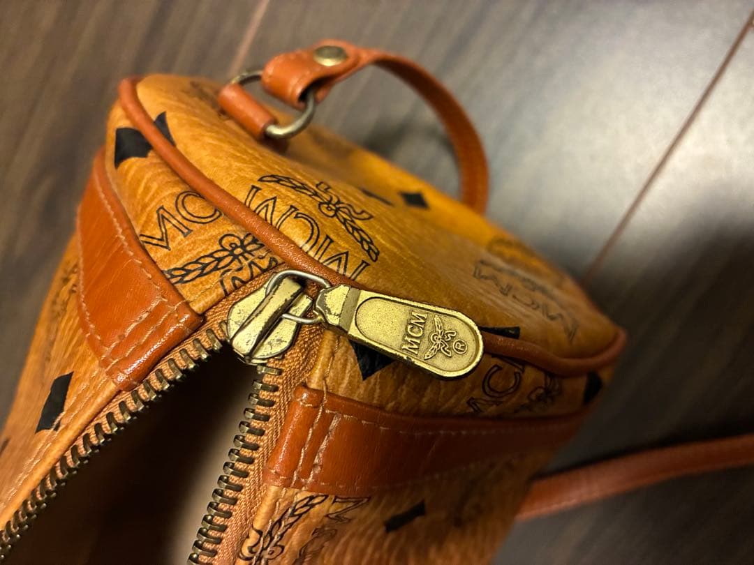 MCM ブラウンレザー ショルダーバッグ