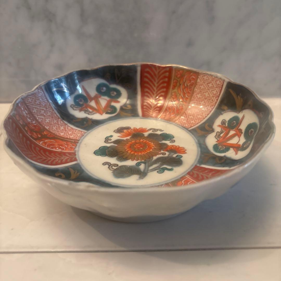 江戸後期　手描きのお花や松、幾何学模様が秀逸で金彩も美しい豪華絢爛な古伊万里