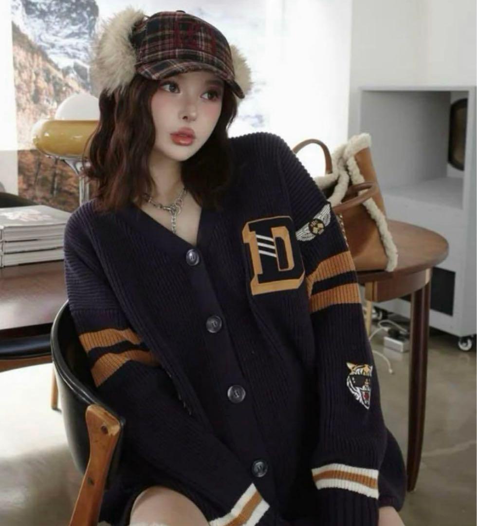 ダーリッチ カレッジワッペンVネックニットカーディガン