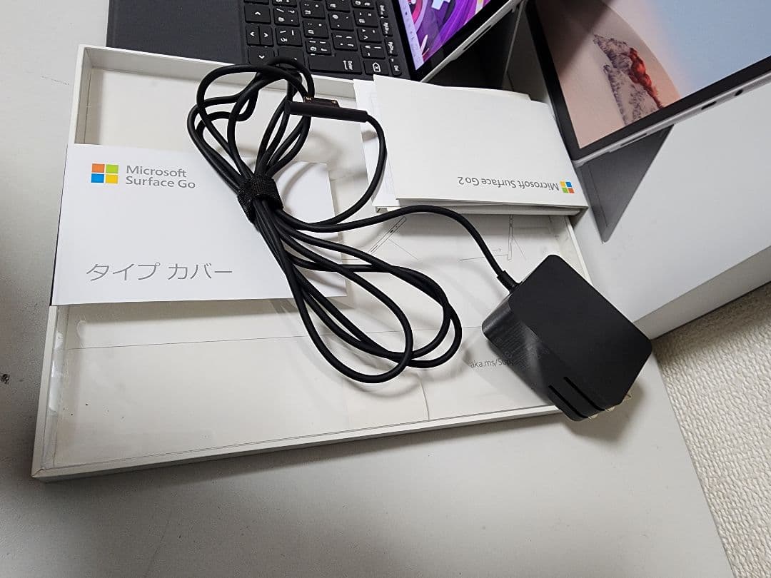 美品　surface Go 2 1926 充電51回　office