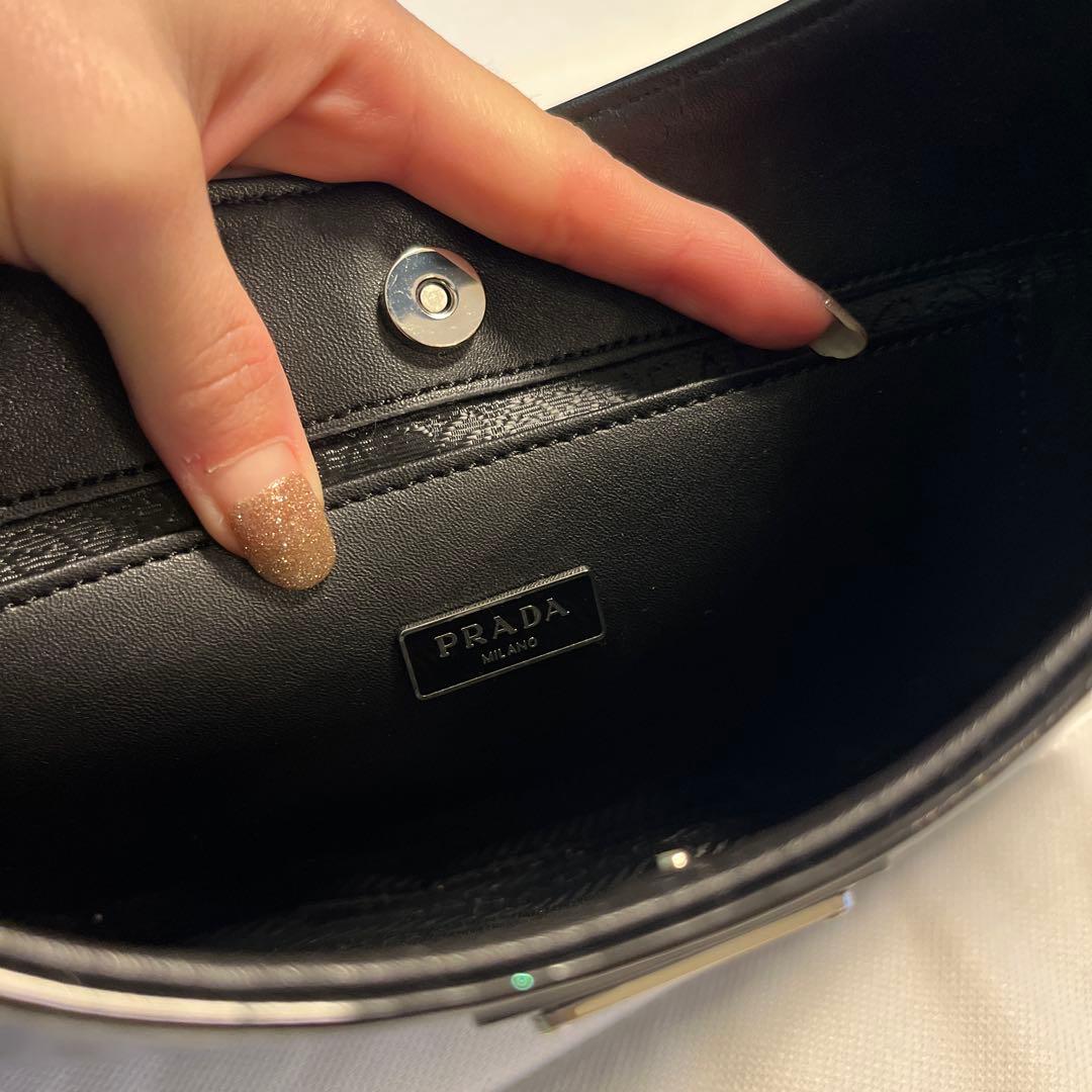 PRADA ショルダー　ハンド　バッグ　希少　エナメル　大人女子　肩掛け