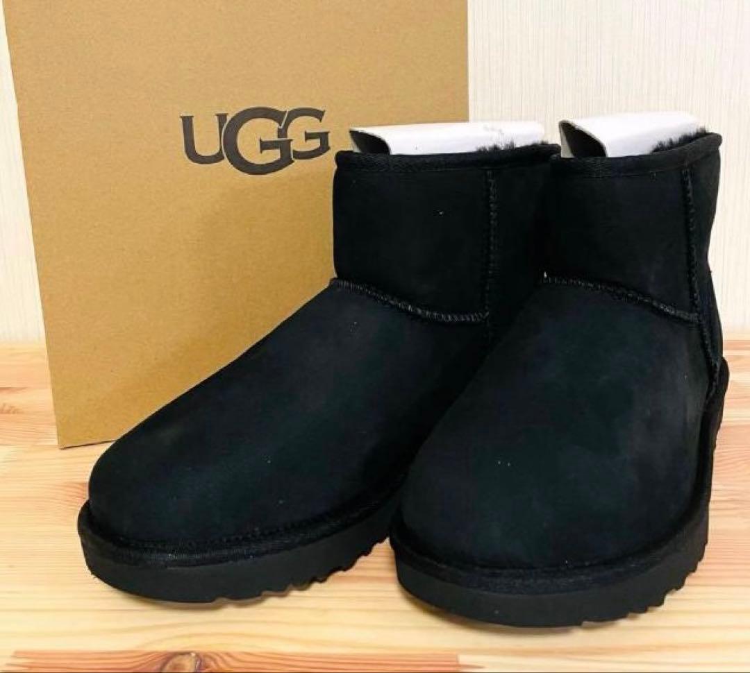【新品】UGG　アグ　 ムートンブーツ　ブラック25㎝