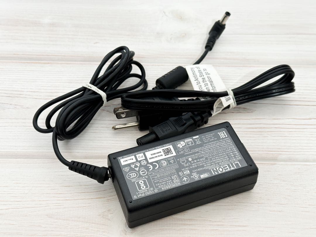 ①Intel NUC7i3DNK ミニPC 第7世代i3 Windows11