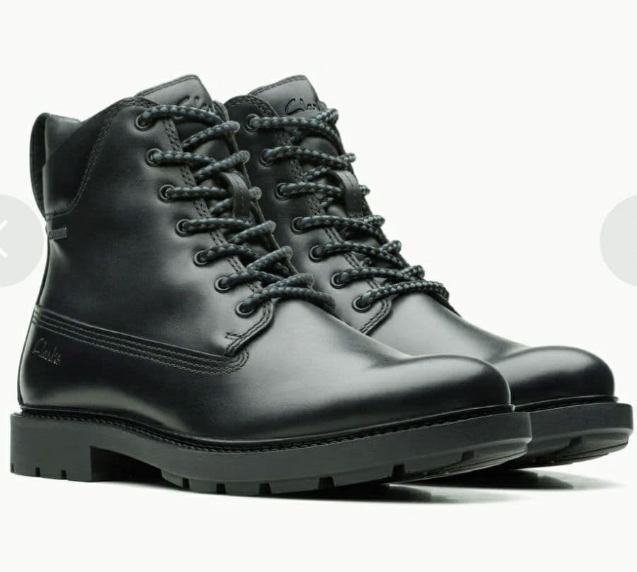 定31900円！最上位牛革極レザー×防水ゴアテックス！クラークス新品UKブーツ