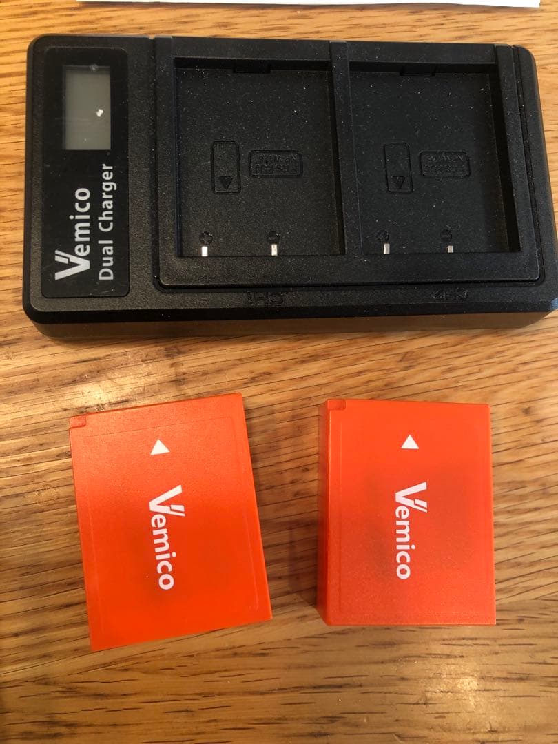 FUJI X-T1本体　バッテリー3個　フラッシュ　書籍　革製ケース