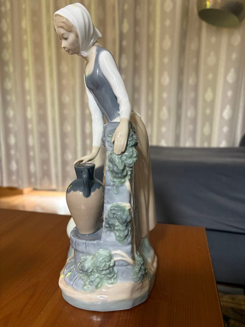 Lladro NAOリヤドロナオ