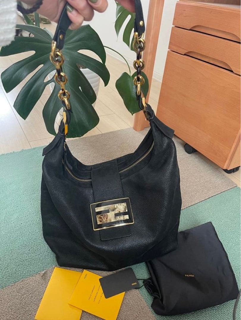 KOBAMI　FENDI マンマバケット スエードバック ショルダーバッグ