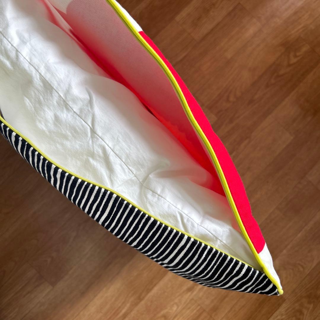 美品☆marimekko☆マリメッコ☆ウニッコ柄☆リバーシブル クッション☆