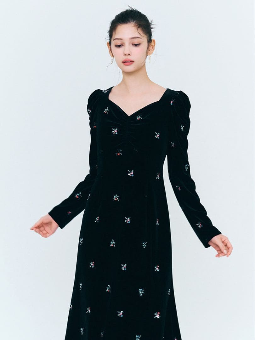 【今季完売品】CELFORD 花柄刺繍ベロアワンピース