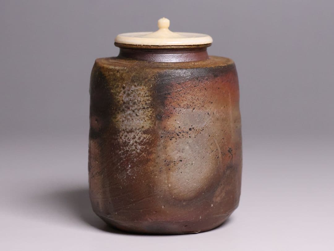 茶道具 伊勢崎満 備前焼 肩衝茶入 仕覆(2点) 共箱 陶歴 陶芸【CM340】