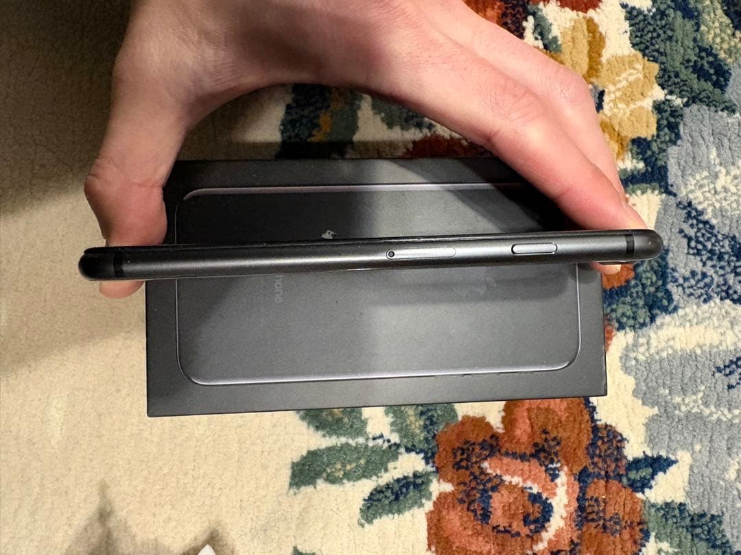 Apple iPhone 8 ブラック 本体 256GB バッテリー100%