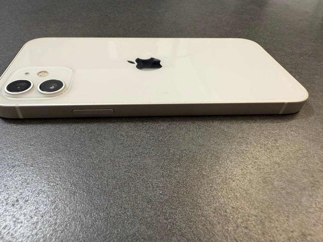 iPhone 12 ホワイト 128 GB SIMロックなし