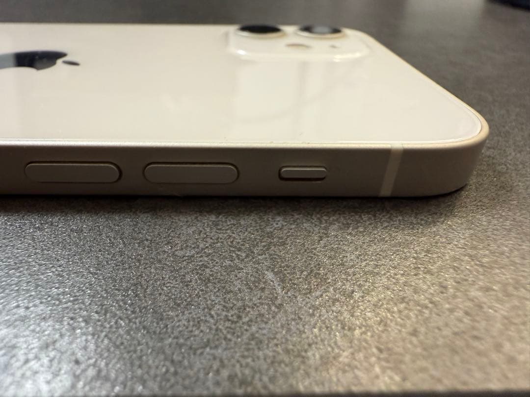 iPhone 12 ホワイト 128 GB SIMロックなし