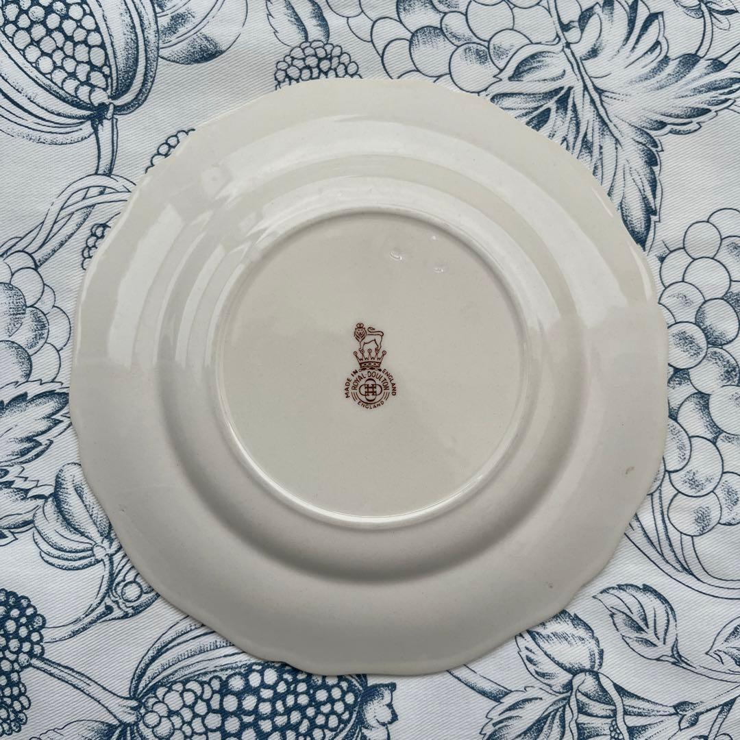 まる　送料込イギリスロイヤルドルトン　花リム白アンティークデザート皿6枚