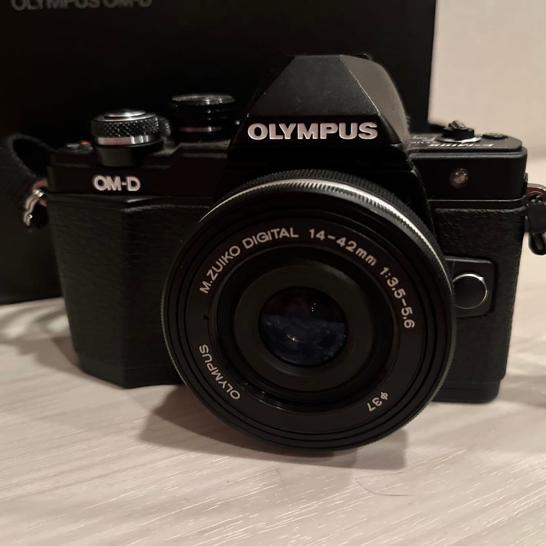 【デジタルカメラ】OLYMPUS OM-D E-M10 Mark II