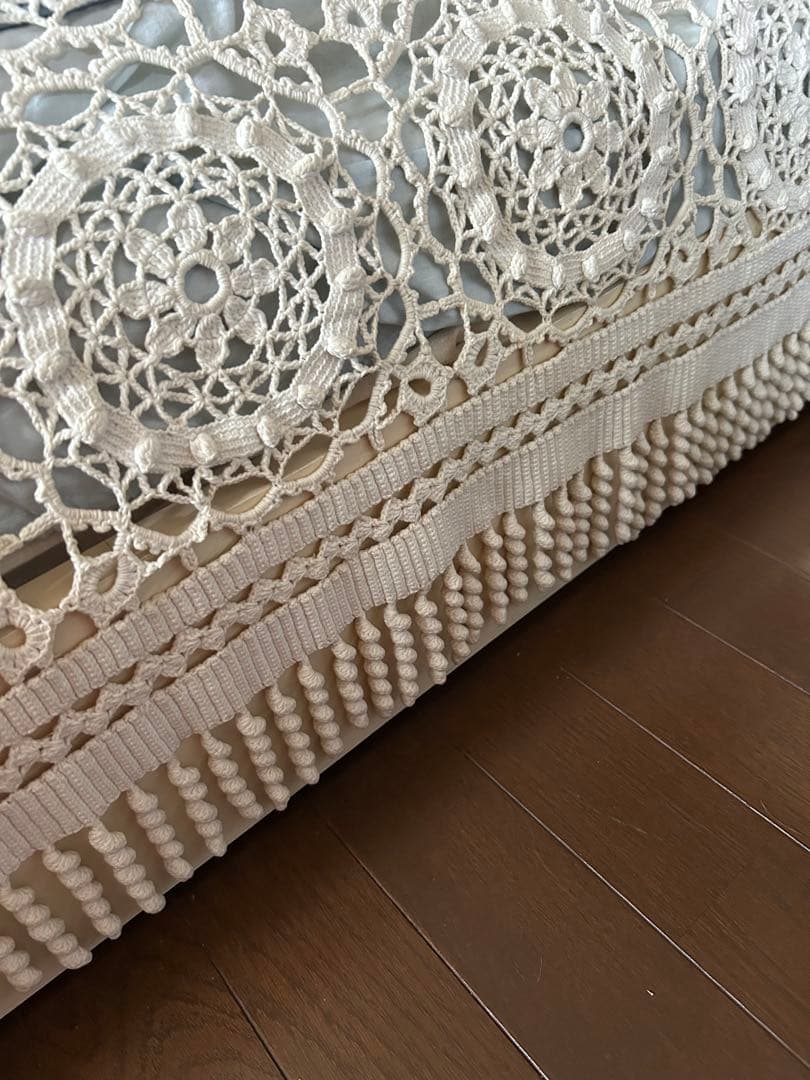 LEO　　　☆フランスアンティーク　フリンジ付きレースカバー☆