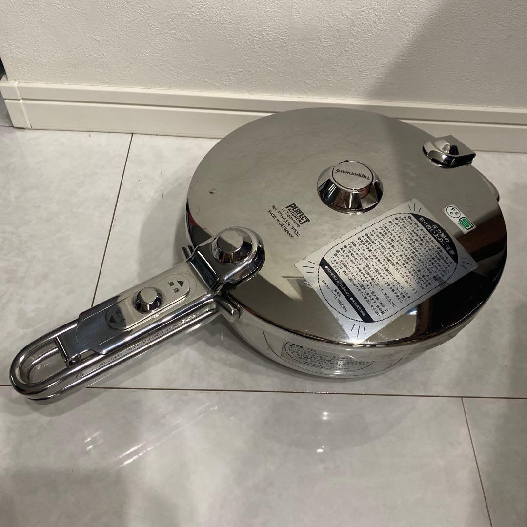 Tupperware 圧力鍋 3.0Ｌ　ステンレス