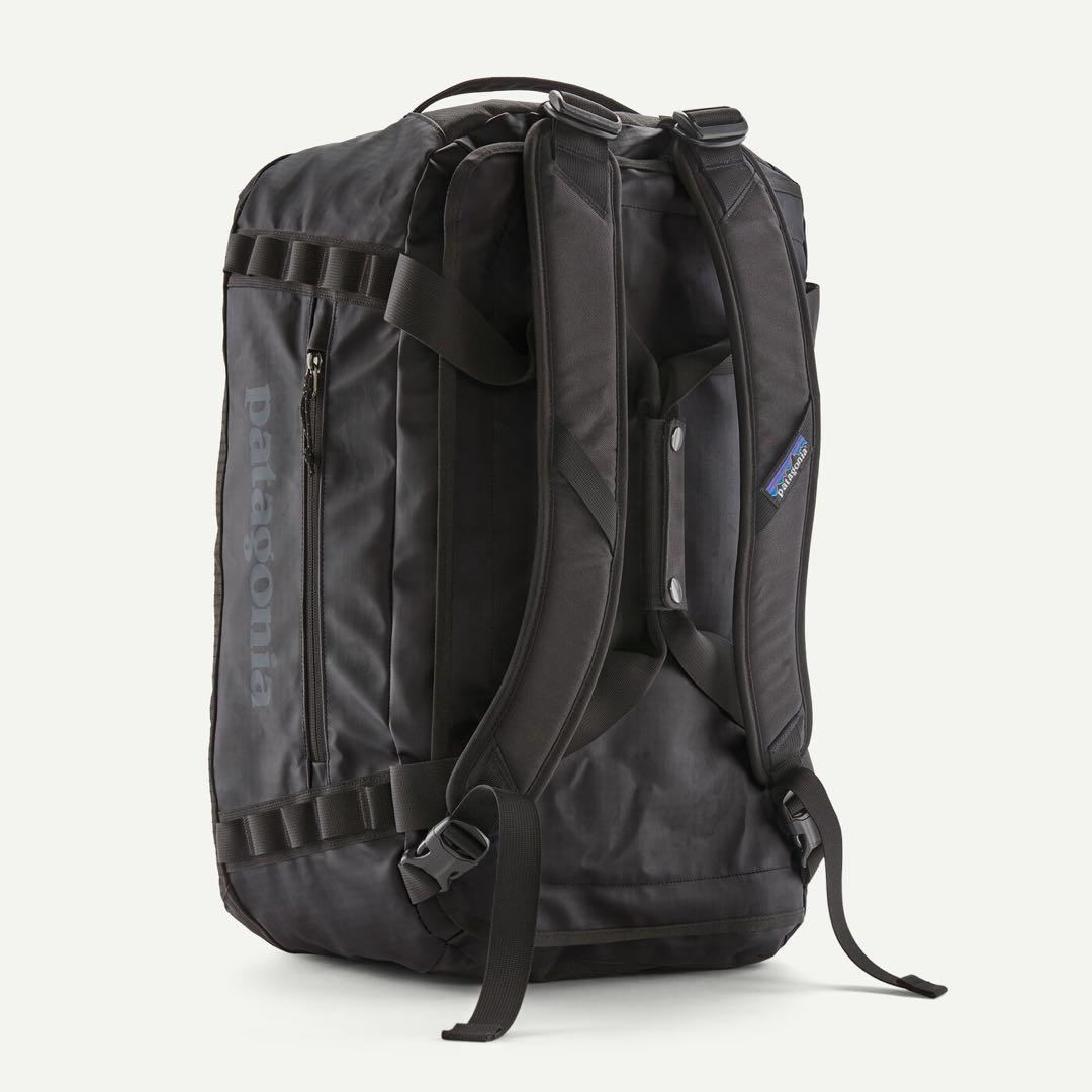 新品未使用タグ付　patagonia ブラックホールダッフル40リットル