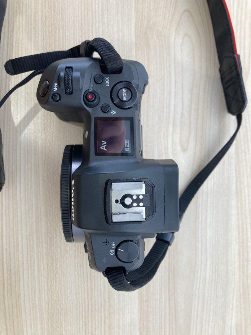 Canon EOS R ミラーレスカメラ 本体とバッテリーチャージャー