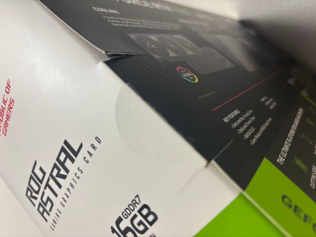 グラフィックボード・グラボ・ビデオカード ROG ASTRAL GEFORCE RTX 5080 OC 16GB