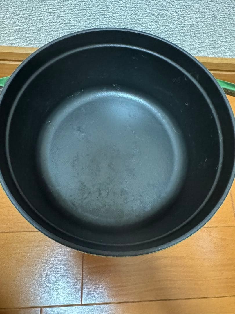 STAUB 両手鍋 グリーン 22cm アニマルノブ付