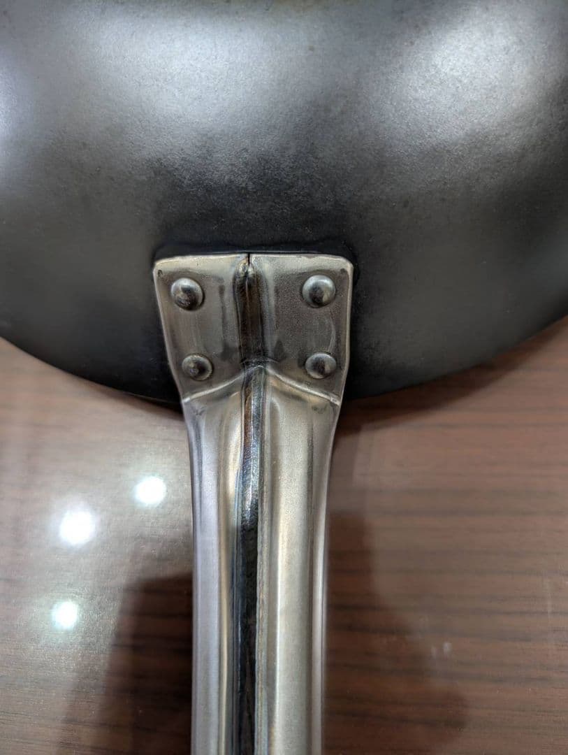 HANAKO+ａ 打ち出し窒化加工深型フライパン　27cm　チタンハンドル
