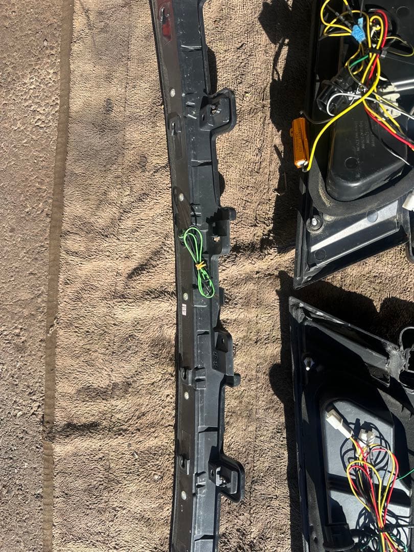 アルファード　ヴェルファイア 30 クリスタルアイ　ファイバーテール　前期