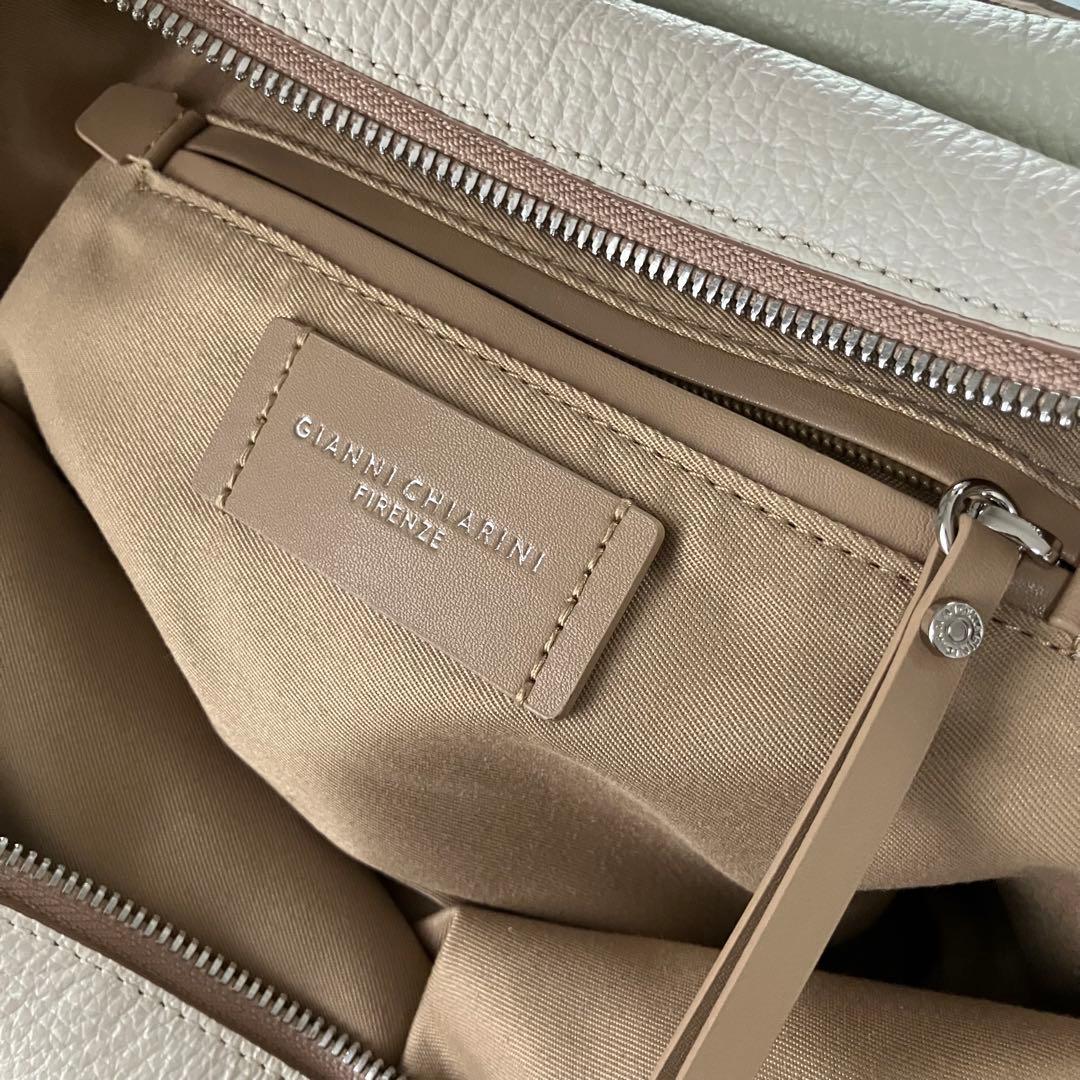 2024.4月購入　ジャンニキアリーニ アリファ M マーブル ショルダーバッグ