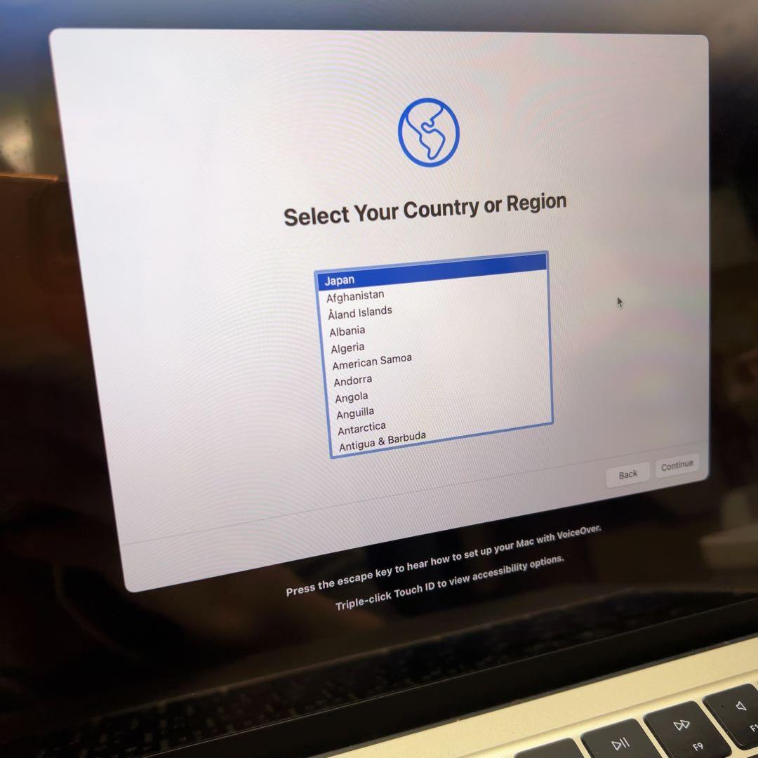 Macbook Air 2022 M2 13.6インチ 16GBメモリ 1TB
