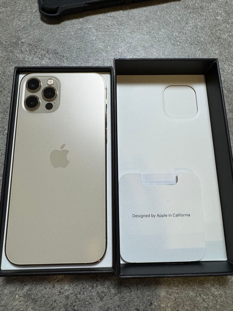 携帯電話本体 iPhone12PRO 512GB