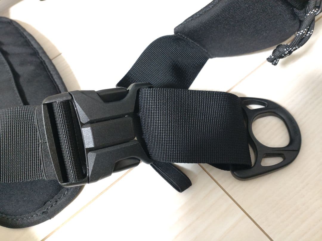 ハグー Hugoo ヒップシート ブラック