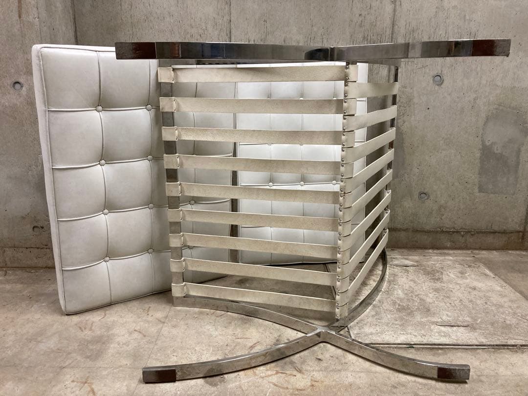 定価160万! 名作 良品 正規Knoll 白 バルセロナ チェア②オットマン