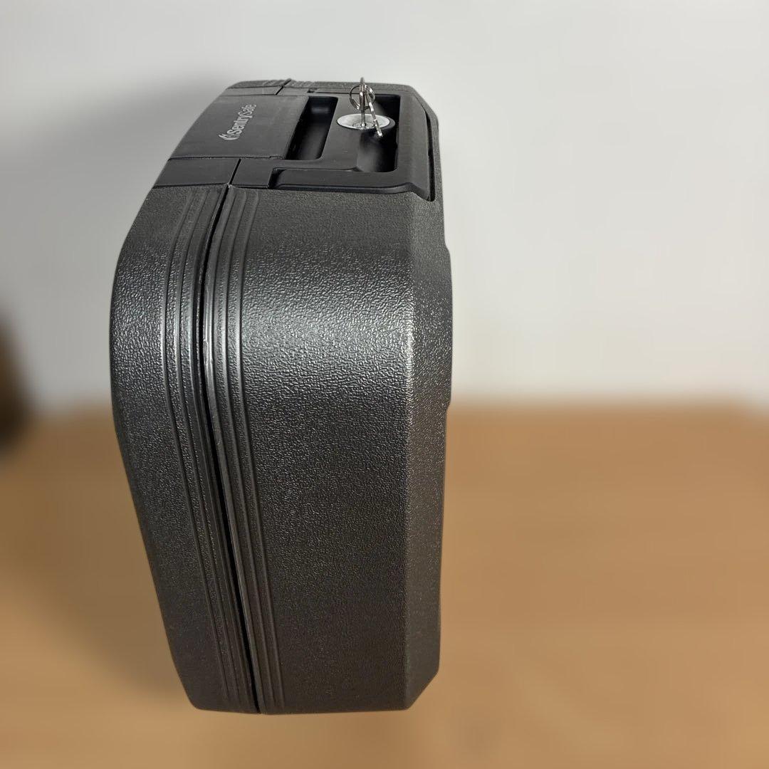 SentrySafe セキュリティケース 鍵２個付き　耐火 防水