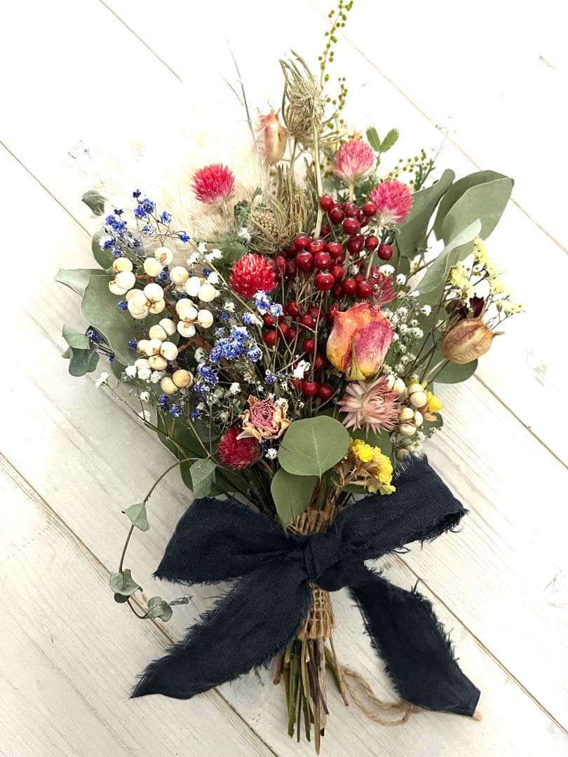 春待ちスワッグ③ ドライフラワーの花束　赤い千日紅と赤い実のインテリア雑貨