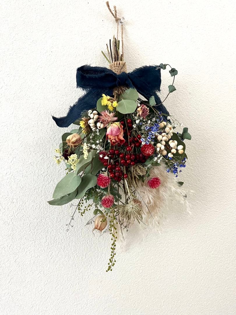 春待ちスワッグ③ ドライフラワーの花束　赤い千日紅と赤い実のインテリア雑貨