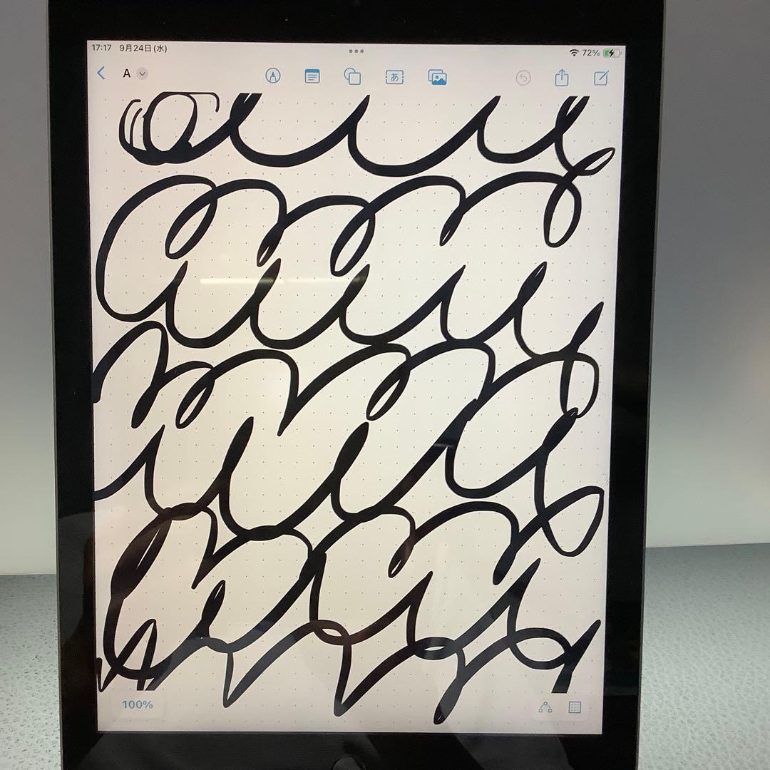 iPad 第6世代32G wifi Gray バッテリー新品100%美品