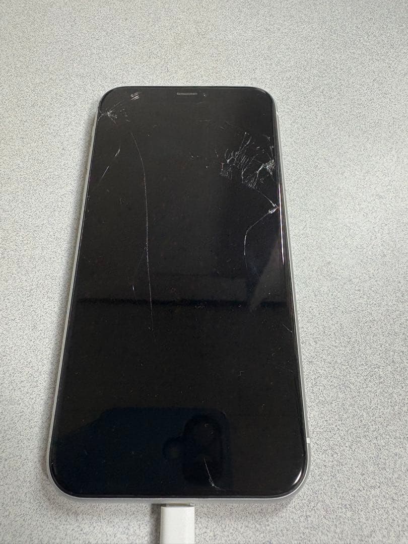 iPhone XR 128G ホワイト SiMロック解除済 ジャンク扱い