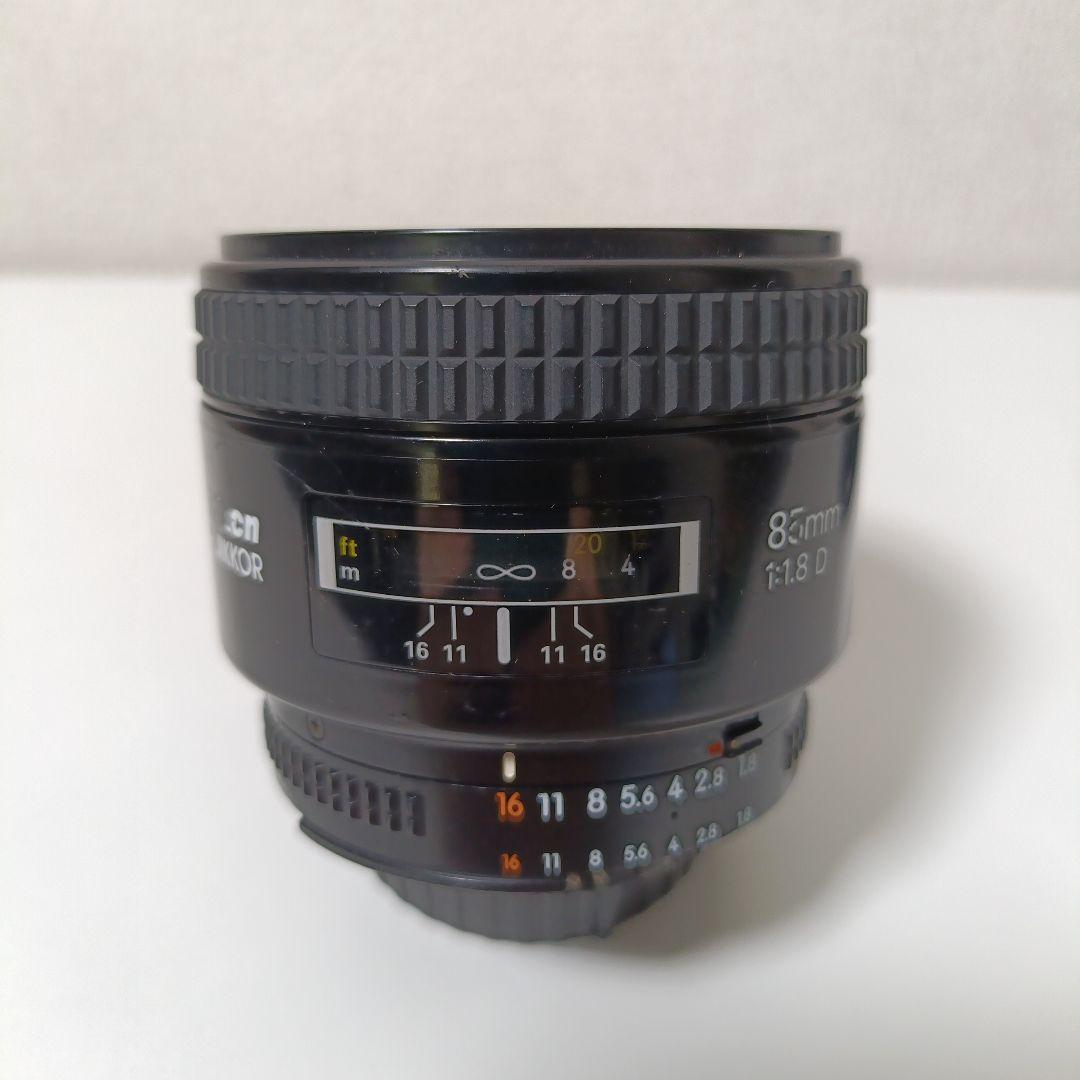 Nikon AF Nikkor 85mm f/1.8 D レンズ【フード付き】