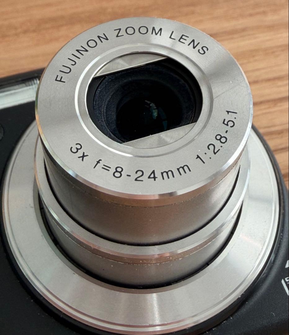 動作品　FUJIFILM FinePix F60fd デジタルカメラ　ブラック