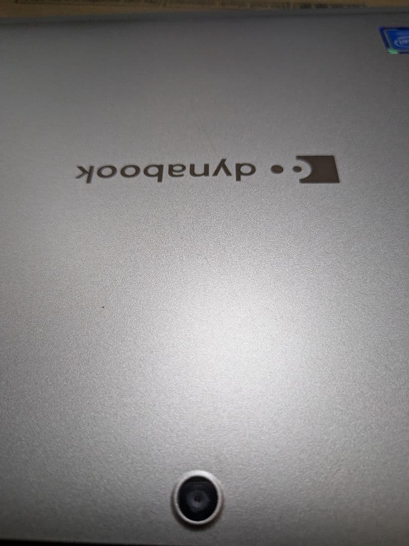 東芝　dynabook　タブレットパソコン　ゴールド　Windows11　中古品