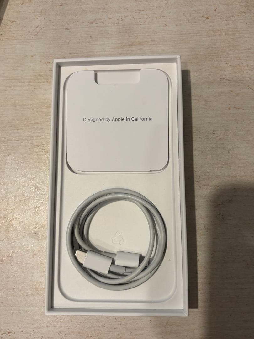 【極美品】Apple iPhone 14 256GB SIMロックなし パープル