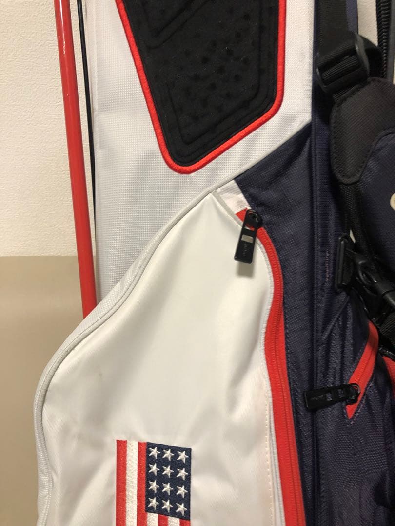 【送料込み】激レア　数量限定モデル　タイトリスト スタンド式キャディバッグ