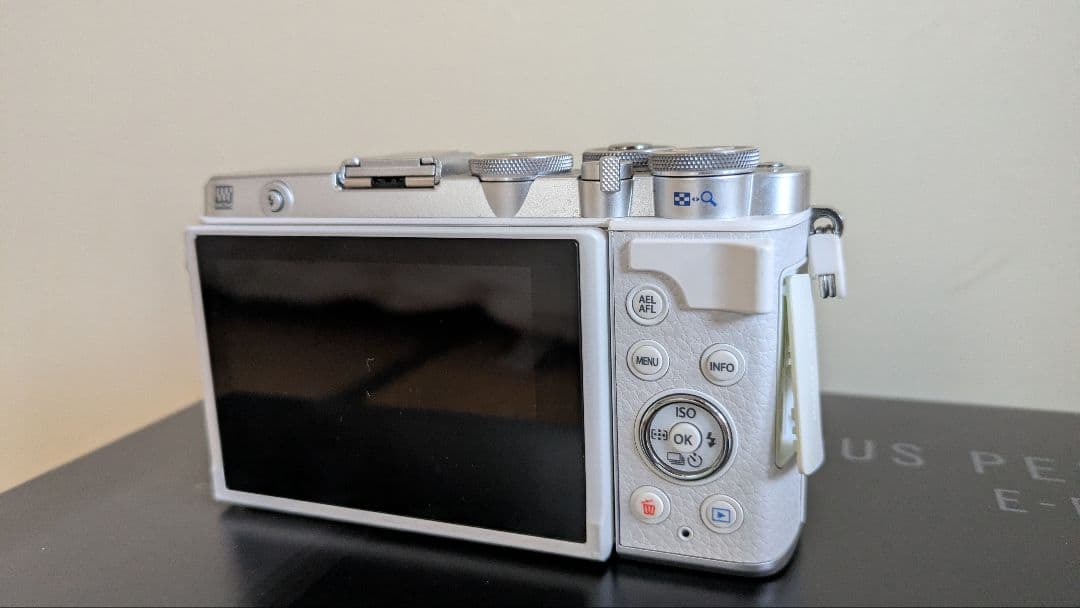 OLYMPUS PEN E-P7 デジタル一眼レフカメラ