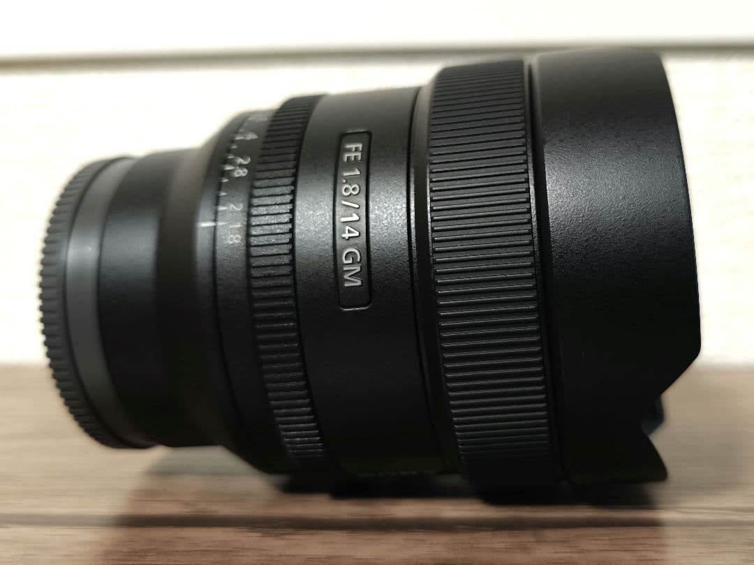 【中古品】SONY FE 14mm F1.8 GM（フード部分に小打痕あり）