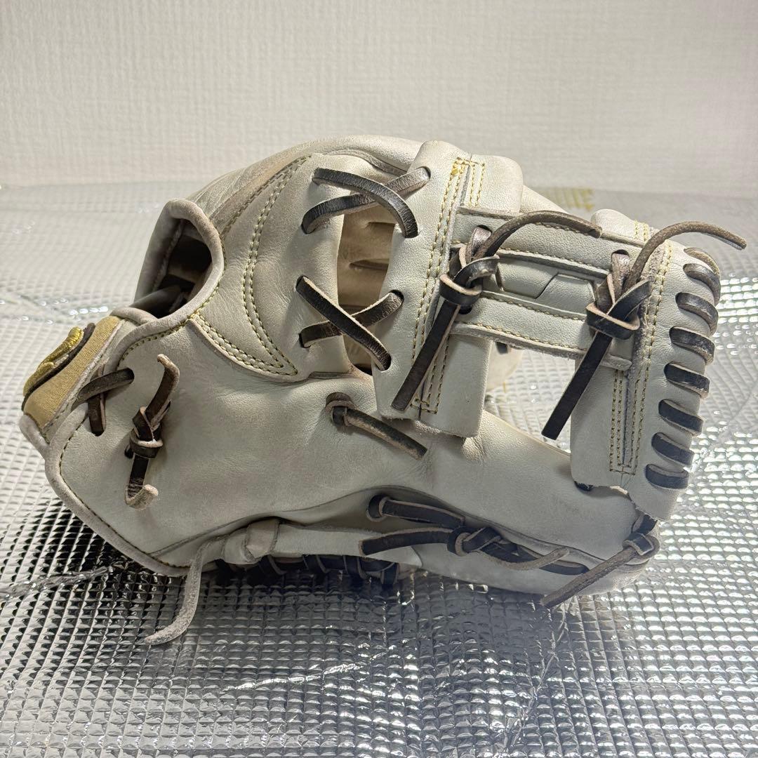 金*様 ディークエスト 硬式グローブ 右投げ用　ホワイト　内野手用　Hウェブ　日