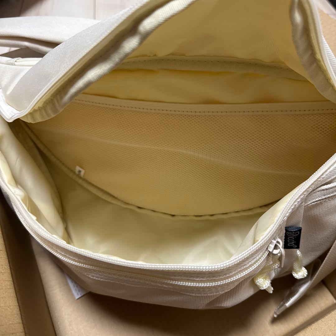 ☆新品未使用品☆hug育バッグ　DDicho 抱っこもできるショルダーバッグ