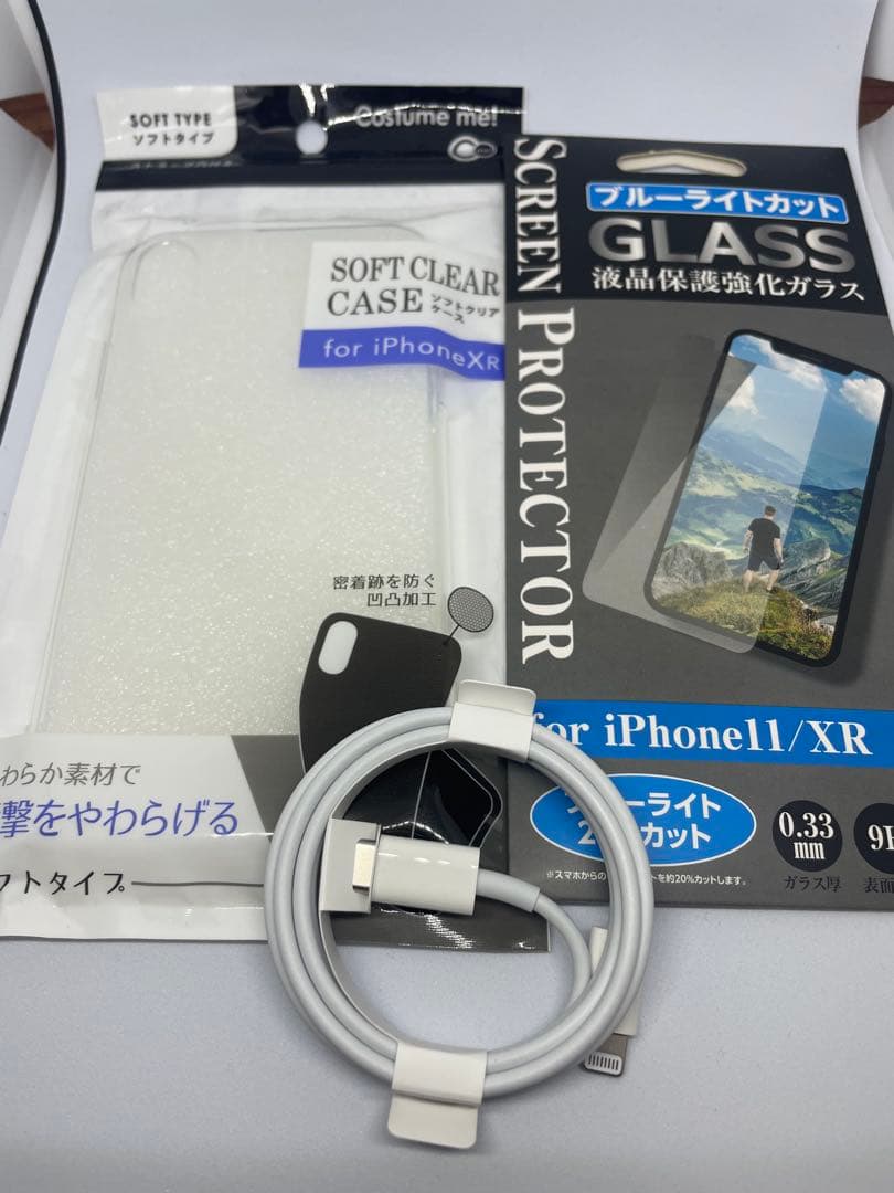 レッド iPhone XR 本体
